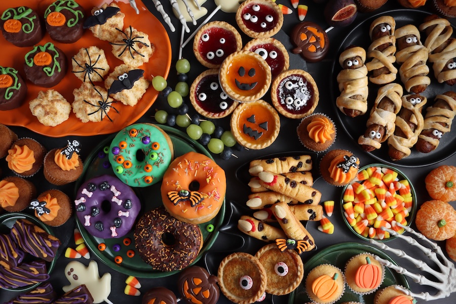 holiday treats during Halloween keeping teeth healthy during the holidays with holiday oral health tips