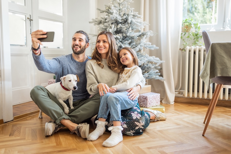 family celebrating christmas, dental tips for the holidays